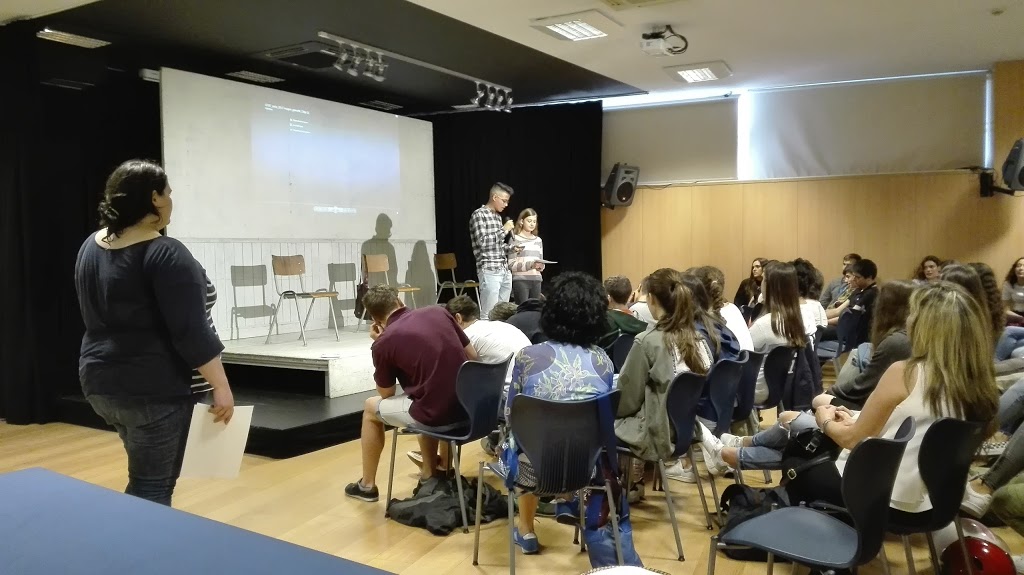 Argazkiak. 16/06/2017 Harrotasunaren Antzerkia. Muxua Ernest Lluch K.E.an