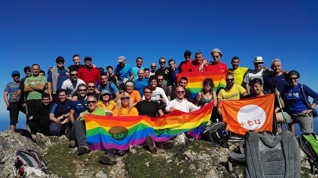 Argazkiak 2017/10/08 Santsamendiko gailurrean postontzia jarri dugu