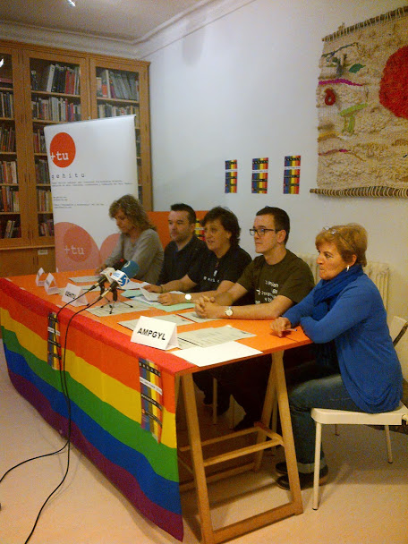 Argazkiak 2013/06/28 E28agatik prentsaurrekoa